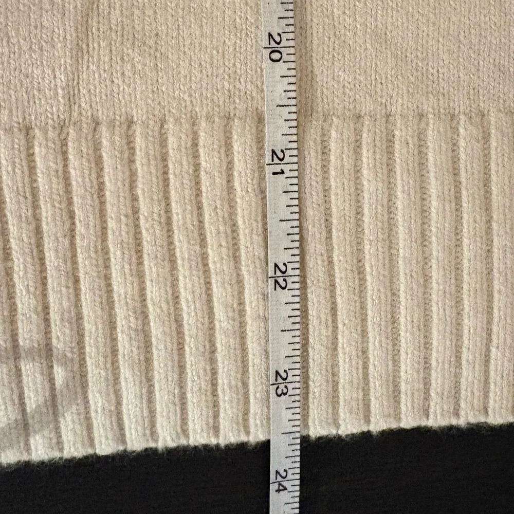 Banana Republic Cream Knit Crewneck Sweater - Picture 8 of 8